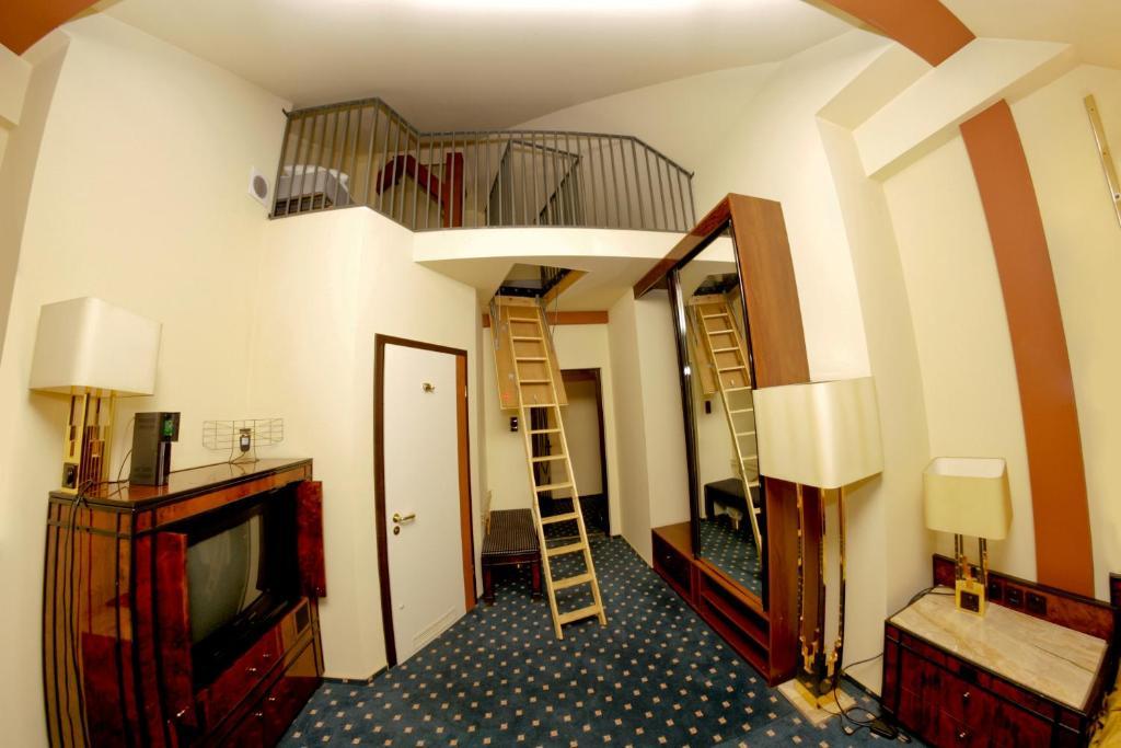 Hotel Podzamcze Tarnów Buitenkant foto