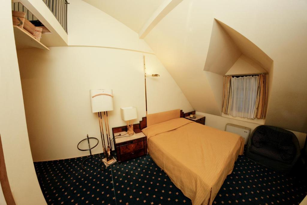 Hotel Podzamcze Tarnów Buitenkant foto
