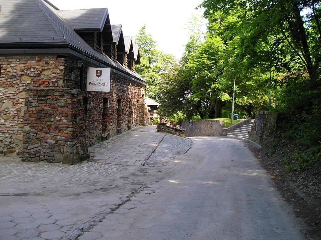 Hotel Podzamcze Tarnów Buitenkant foto