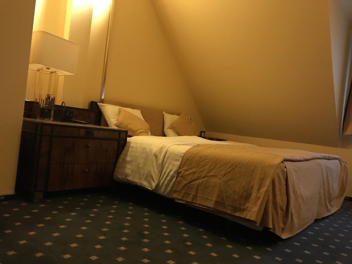 Hotel Podzamcze Tarnów Buitenkant foto