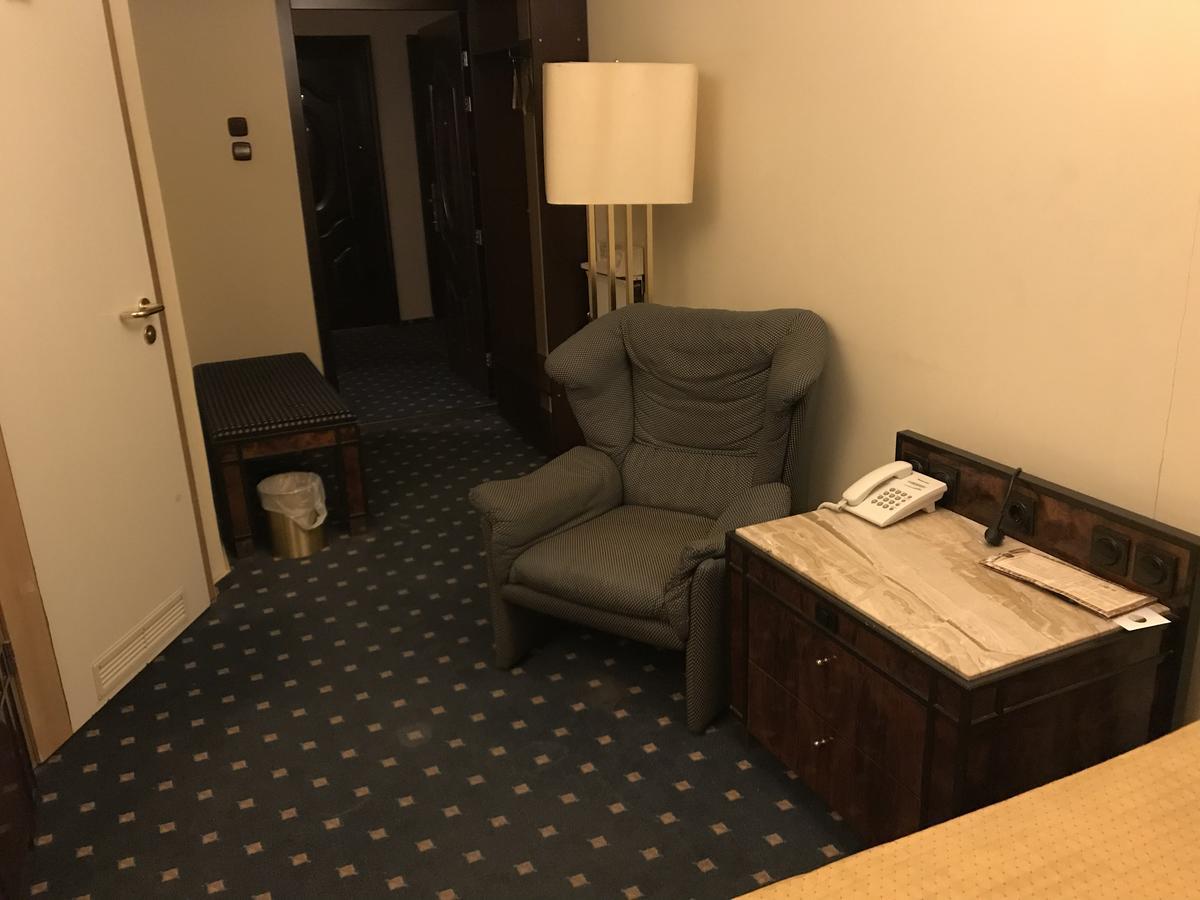 Hotel Podzamcze Tarnów Buitenkant foto
