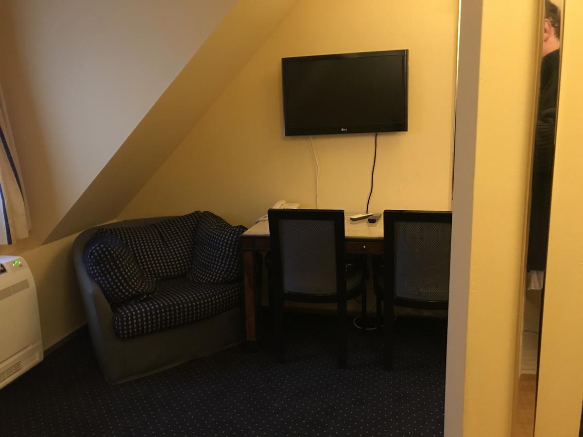 Hotel Podzamcze Tarnów Buitenkant foto