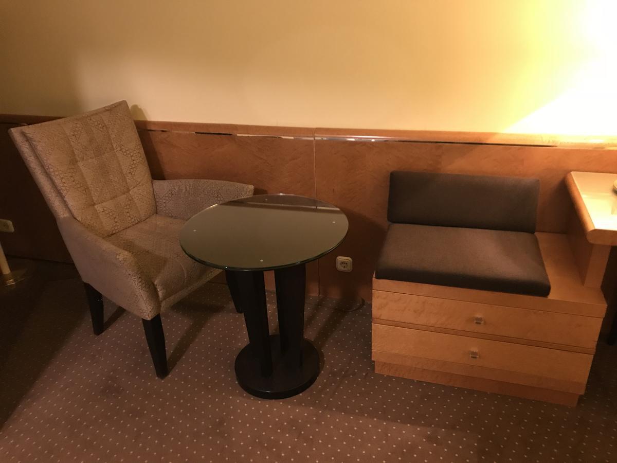 Hotel Podzamcze Tarnów Buitenkant foto