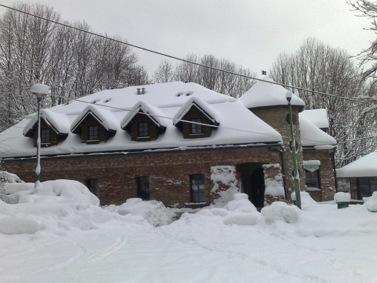 Hotel Podzamcze Tarnów Buitenkant foto